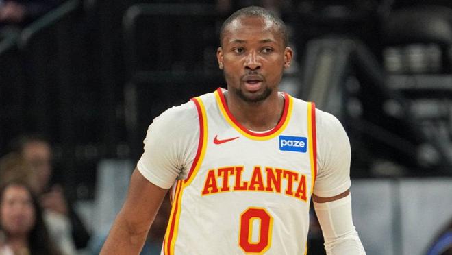 NBA级别后卫！拉塞尔CBA季前赛首秀轰18+7+9填满数据栏